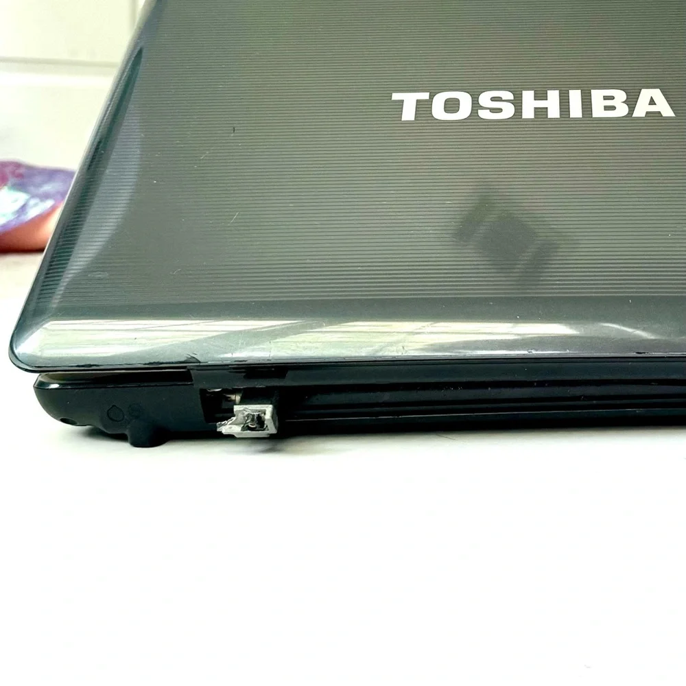 Working Toshiba Satellite A305-S6879 15.4” laptop & adapter, special edition